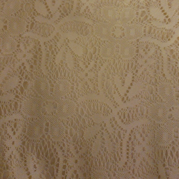 LAST CHANCE 4 for 10 Small cream lace dress - Picture 2 of 3